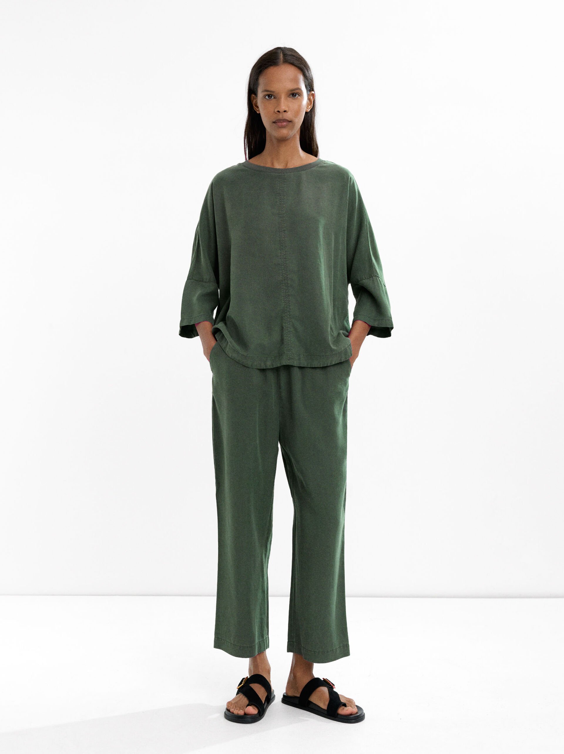 Loose-fitting trousers with elastic waistband image number 4.0