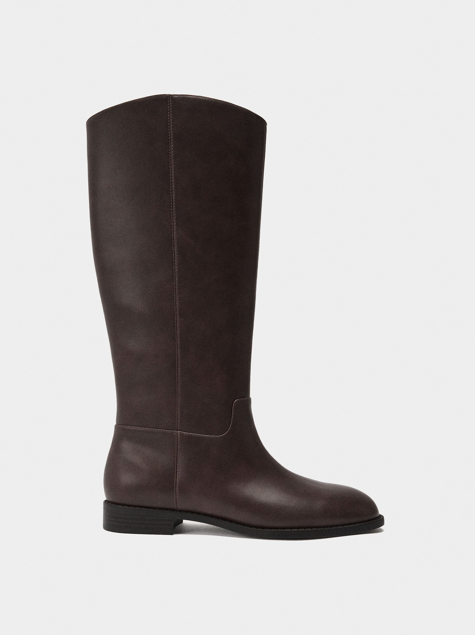 High shaft boots with low heel image number 1.0