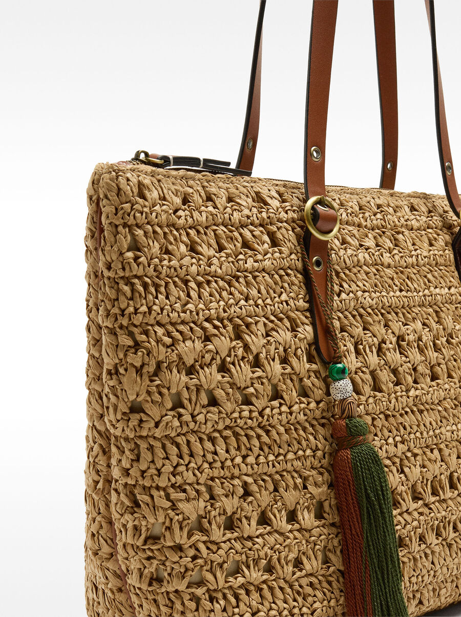 Straw-effect shopper bag with charm