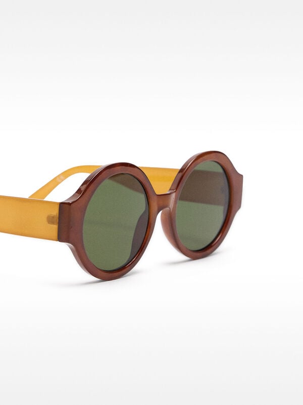 Round sunglasses 