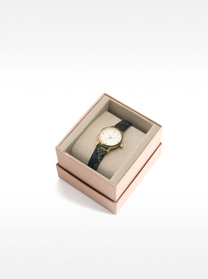 Oval watch with textured strap