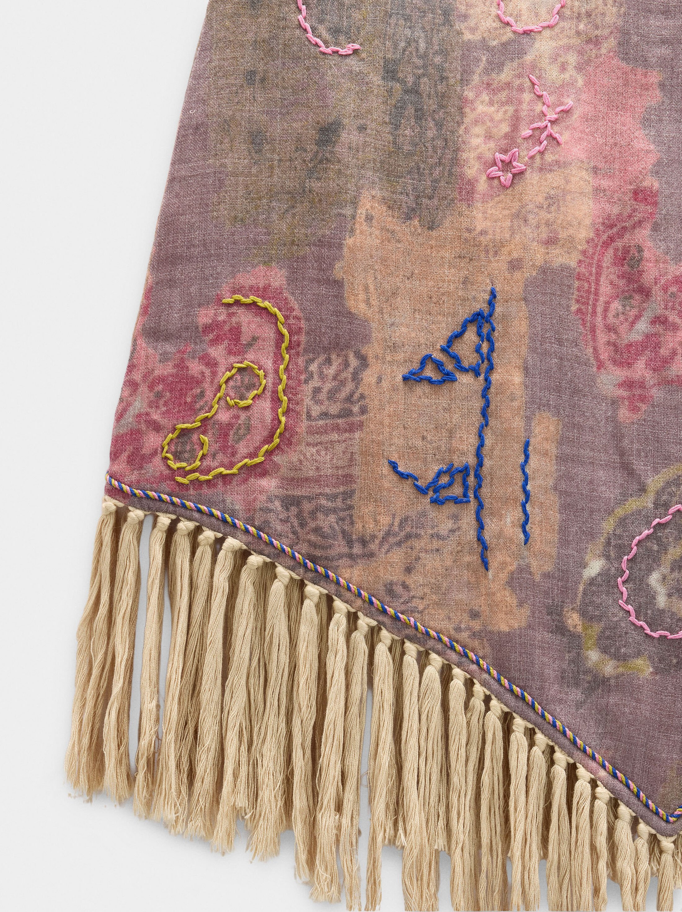 Wool skirt with fringes image number 6.0