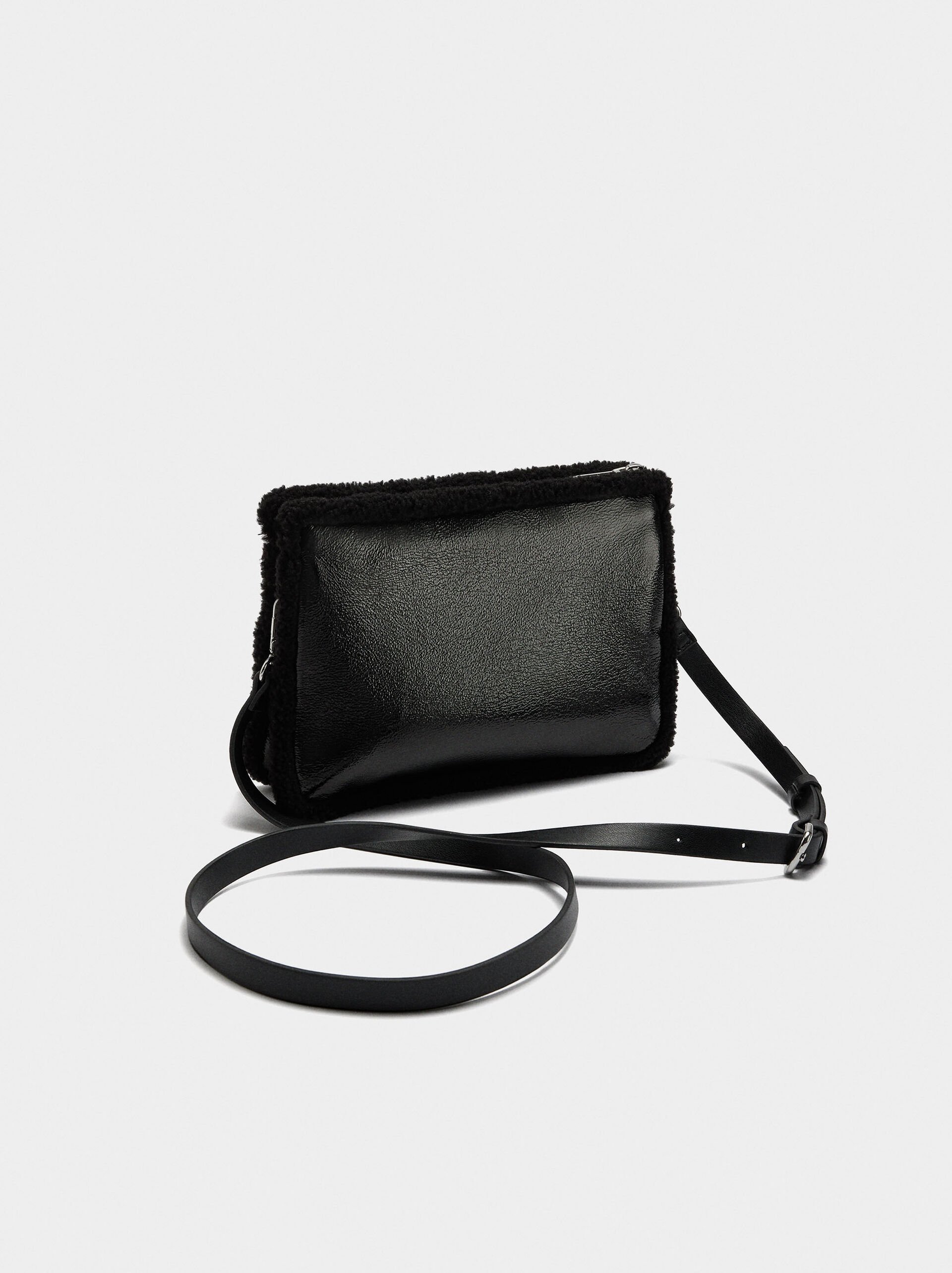 Sac bandoulière en bordures effet poil image number 2.0