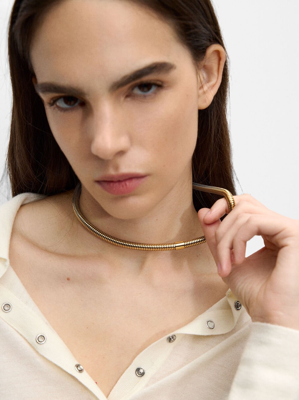 Short necklace with snake chain