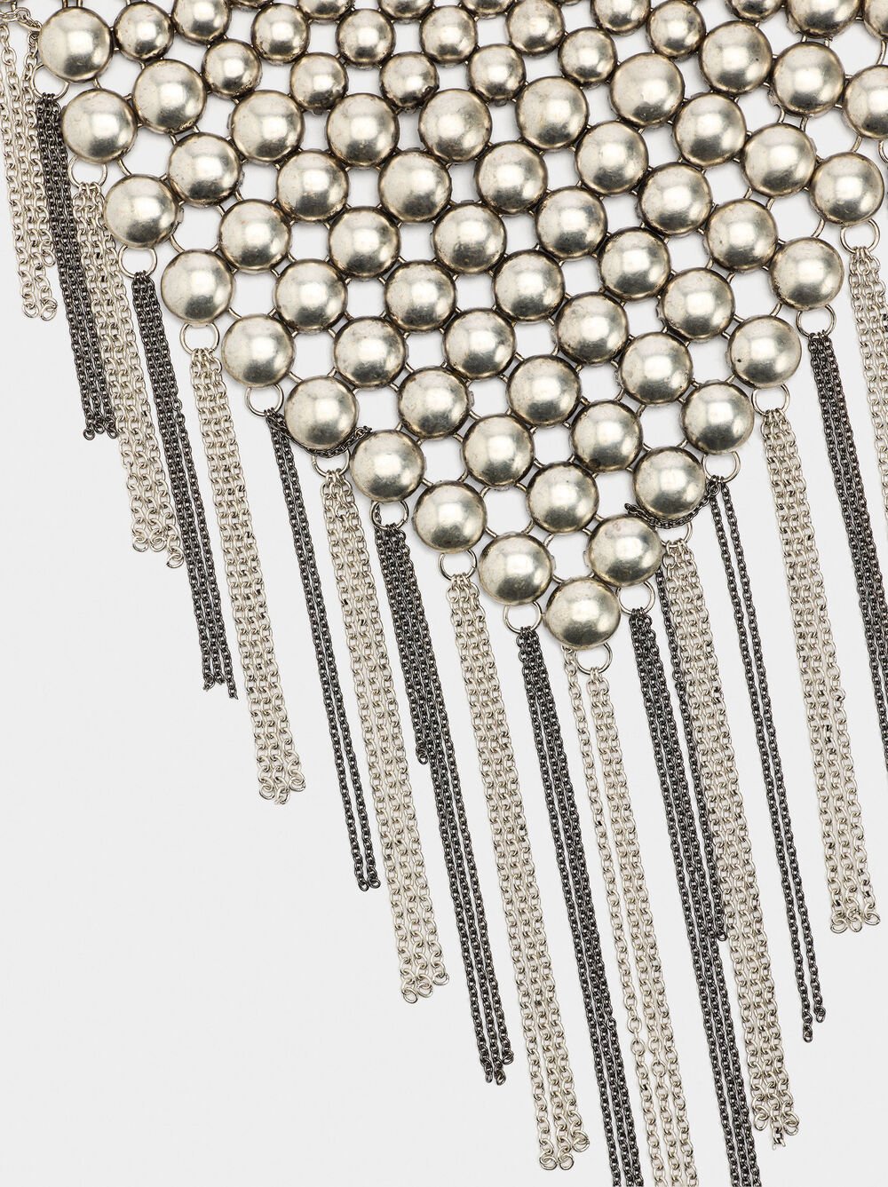 Collar corto babete con flecos metálicos