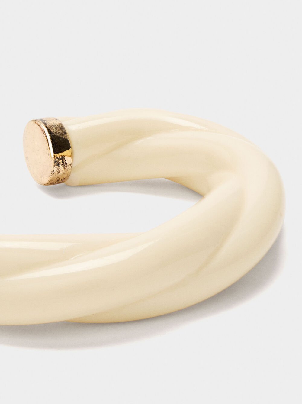 Intertwined resin bracelet