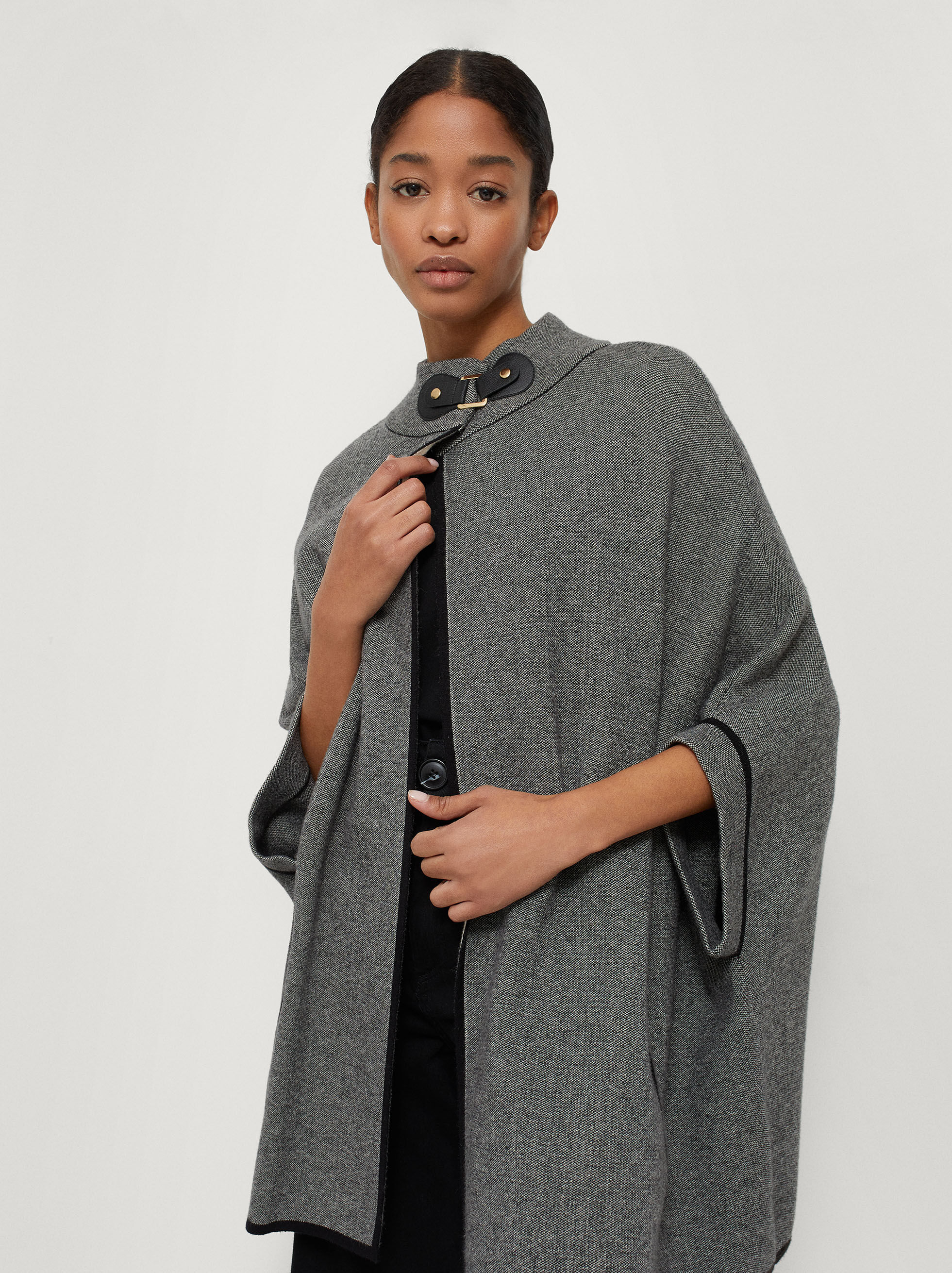 Clockhouse Knitted Poncho black casual look Fashion Knitwear Knitted Ponchos 
