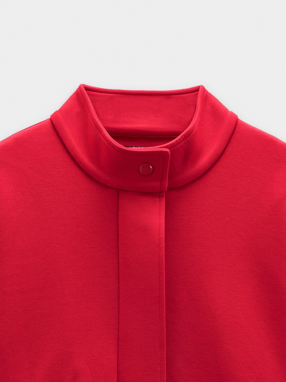 Light jacket with pockets