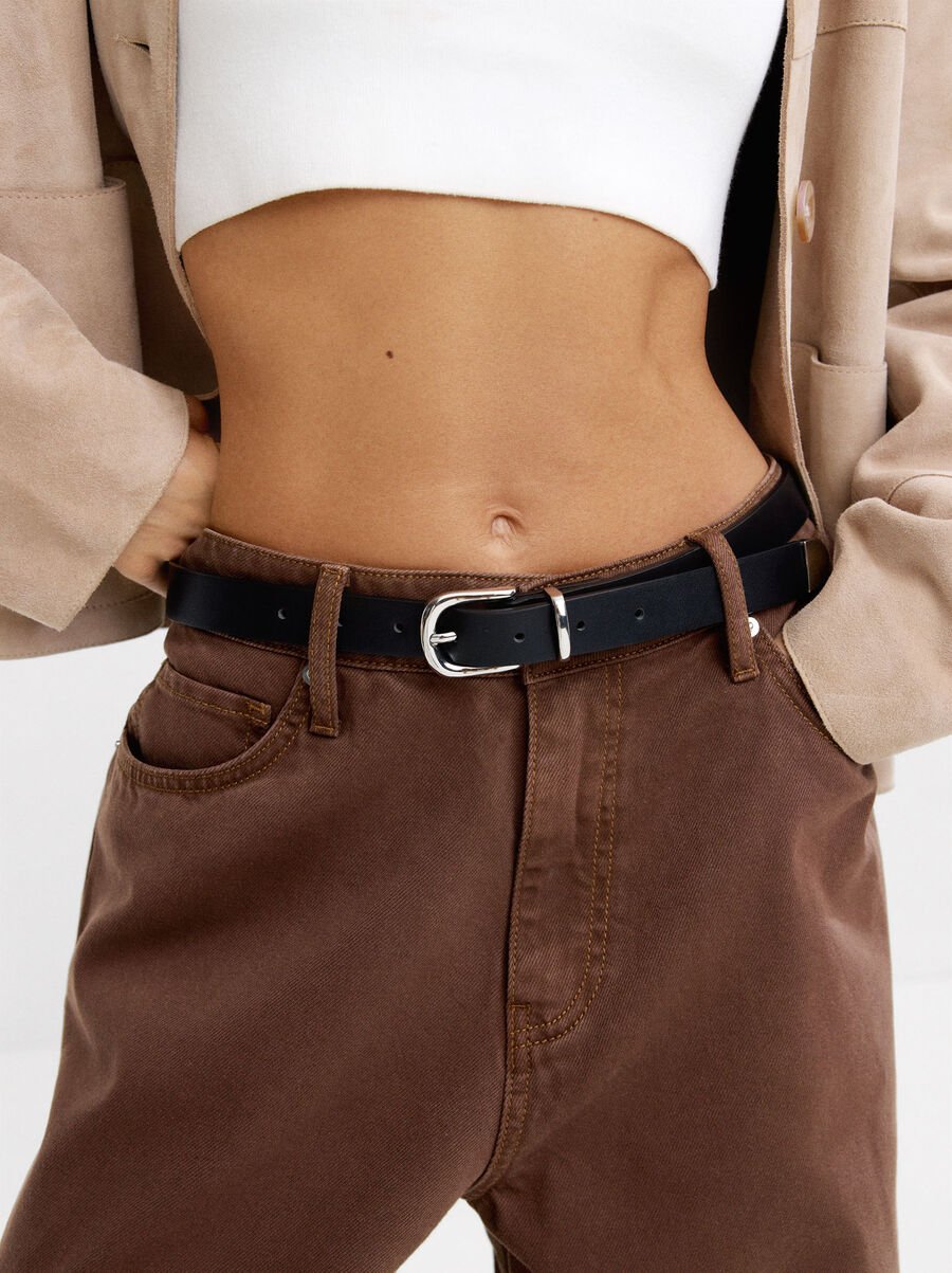 Plain belt with buckle