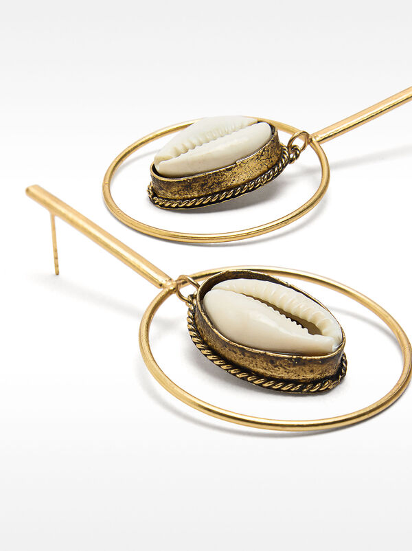 Bar earrings with hoop and shell
