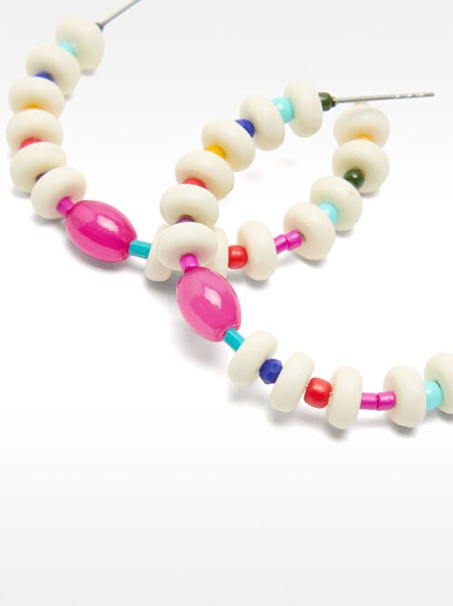 Aros con cuentas multicolores