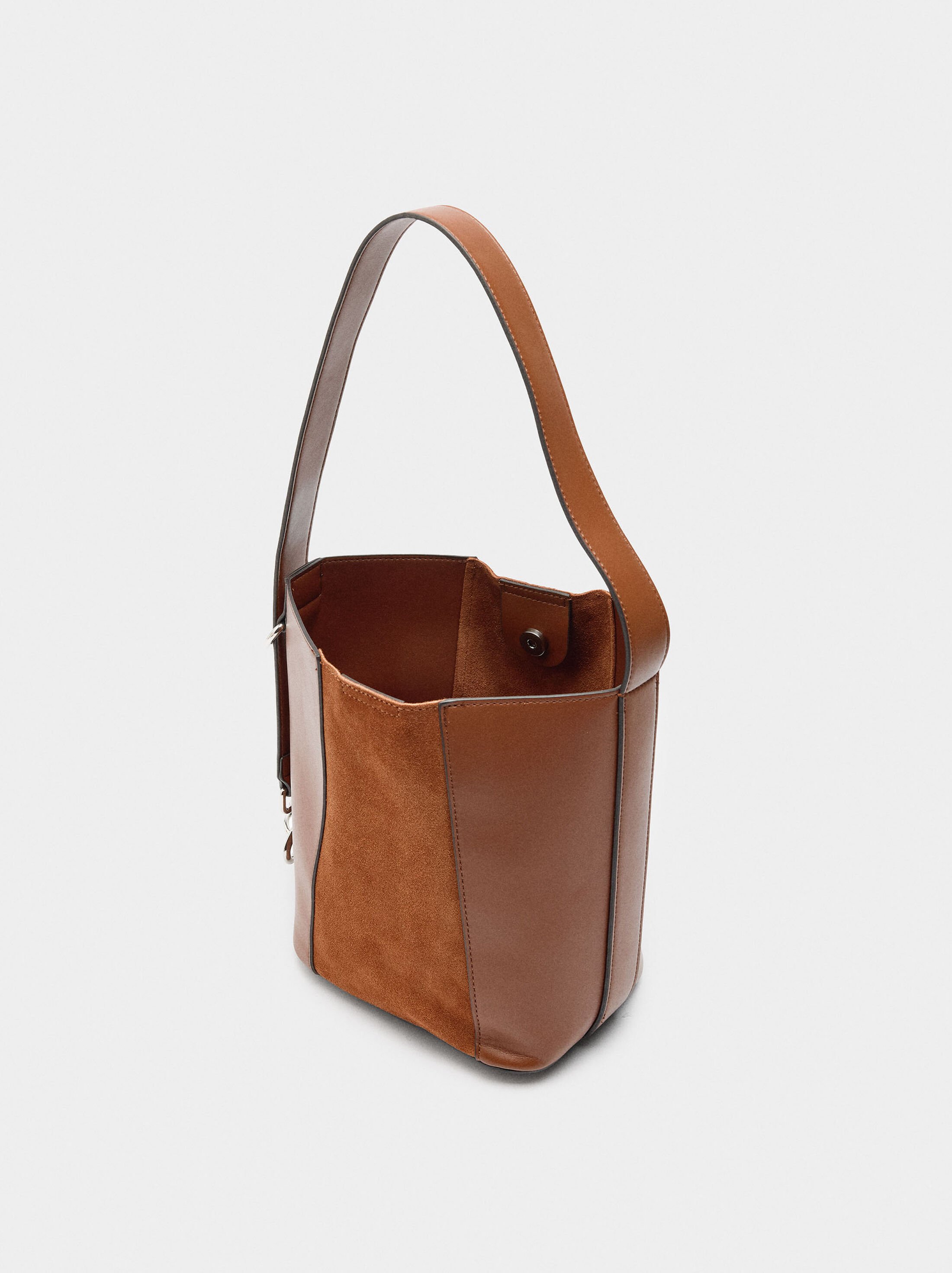 Bossa tipus cub amb detalls de pell image number 5.0