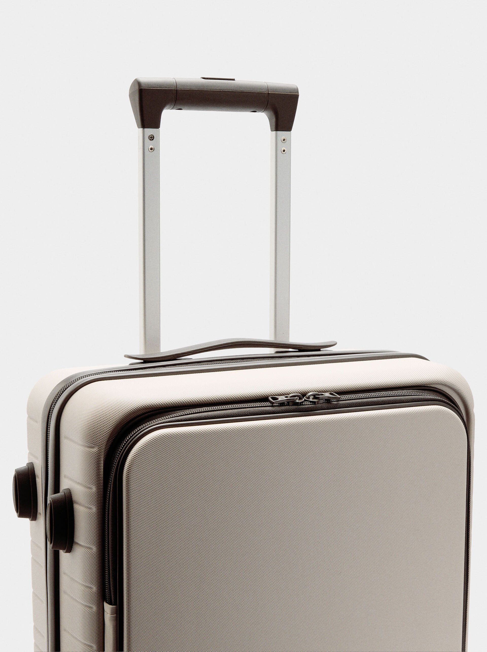 Maleta de viaje con rayas image number 3.0