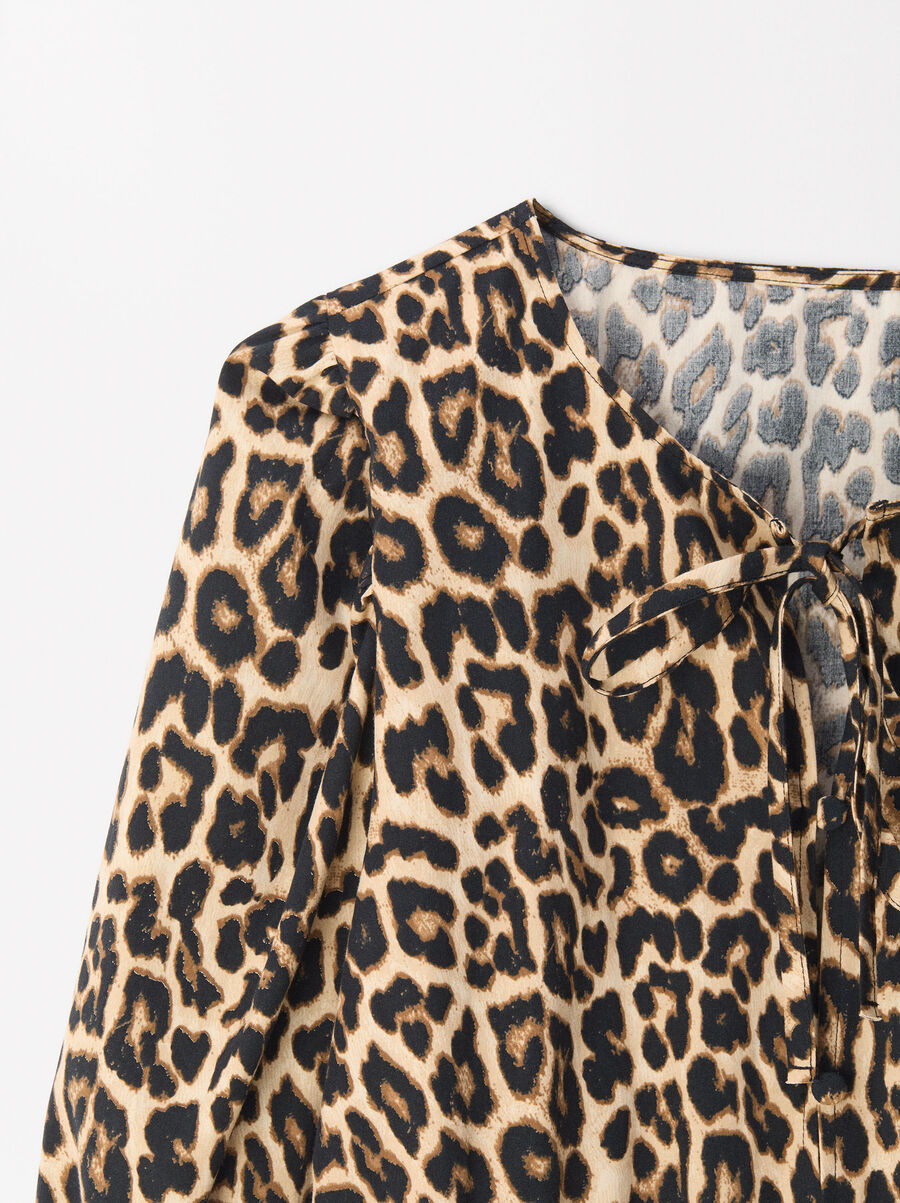 Leopard print top