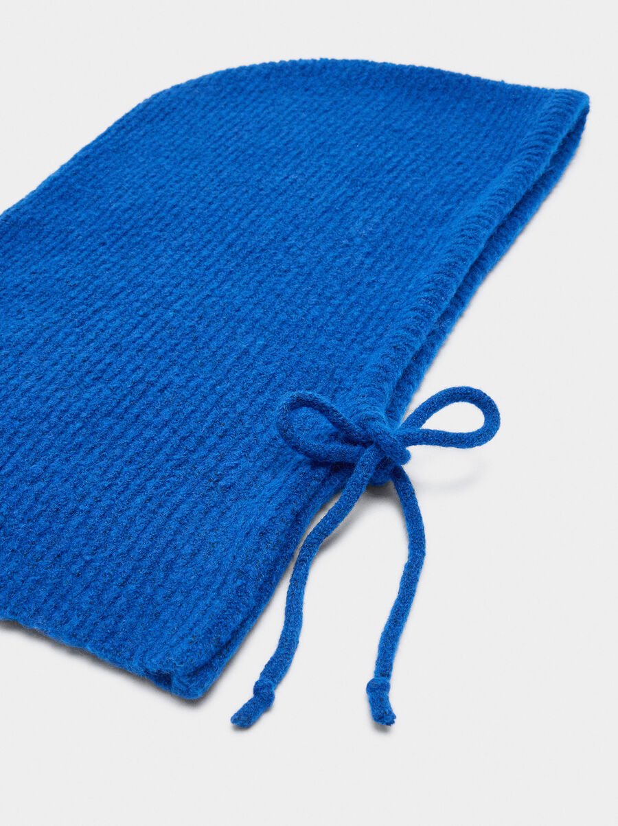 Knit balaclava with straps