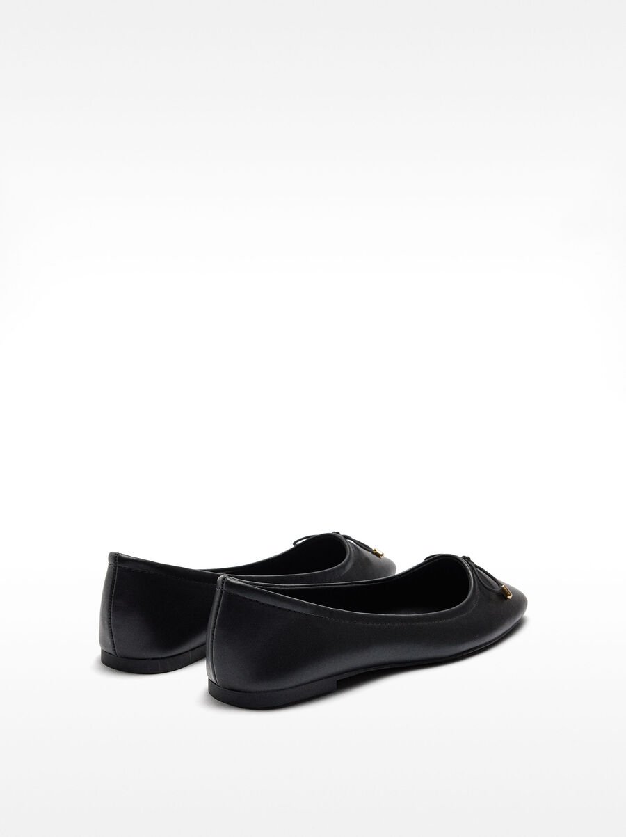 Ballet flats with bow