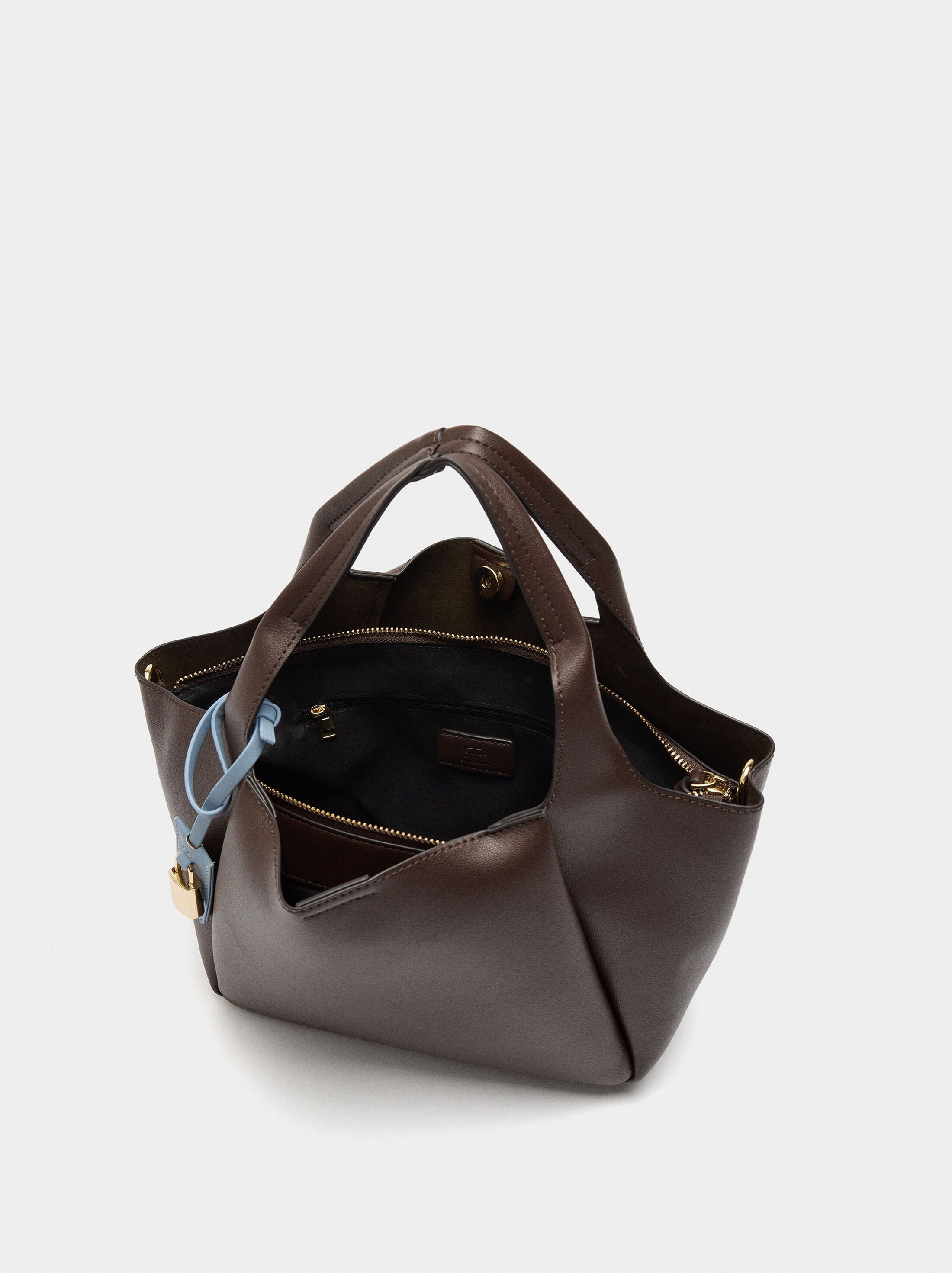Bossa tote amb penjant image number 3.0