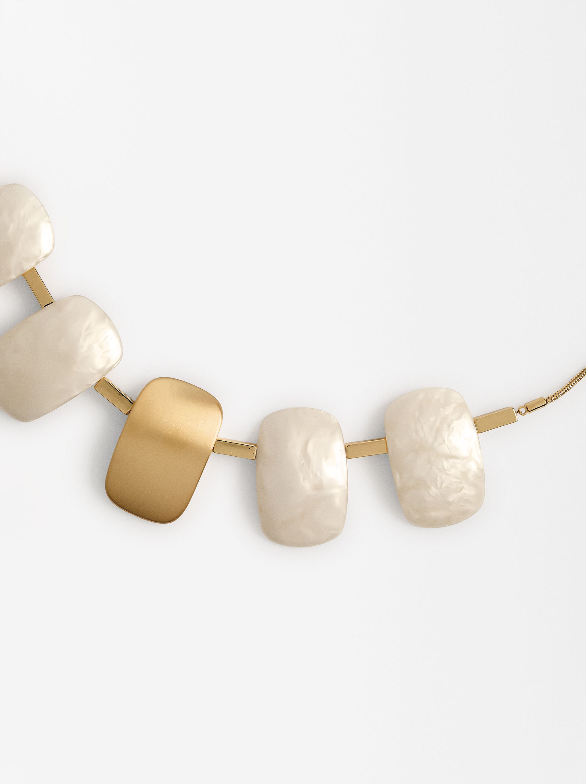 Short necklace with pearl pendants image number 1.0