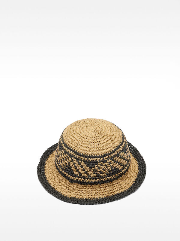 Straw-effect hat