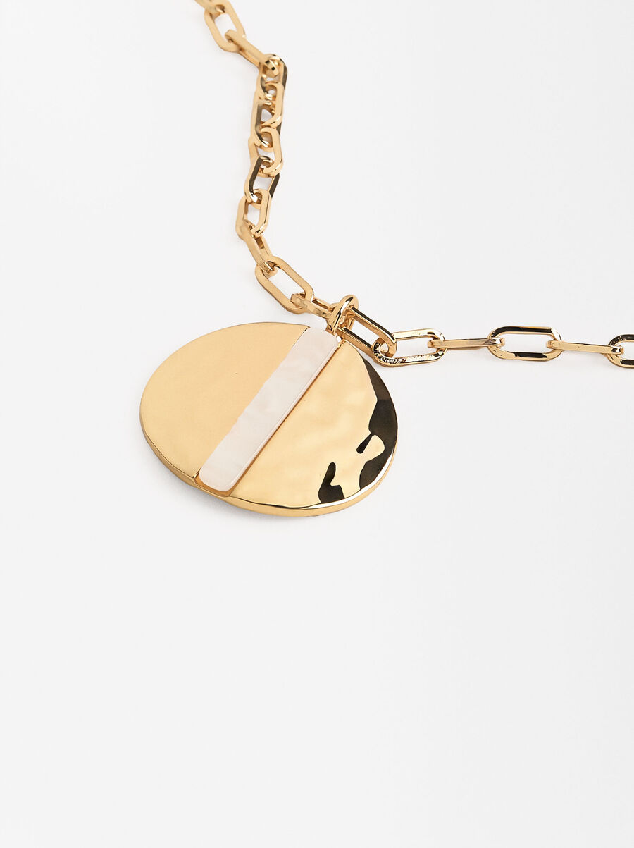 Long chain-link necklace with pendant