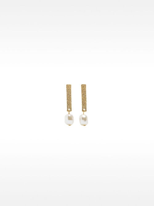 Bar earrings with pearls
