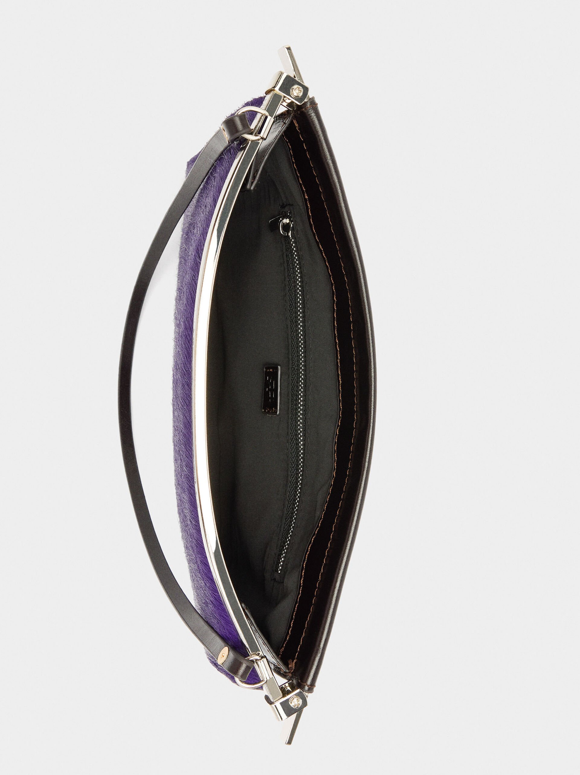 Leather shoulder bag image number 4.0
