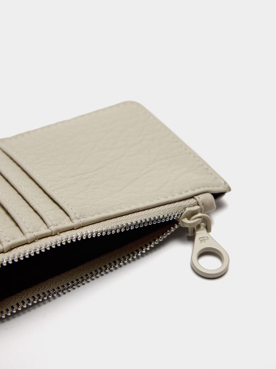 Basic card holder with texture