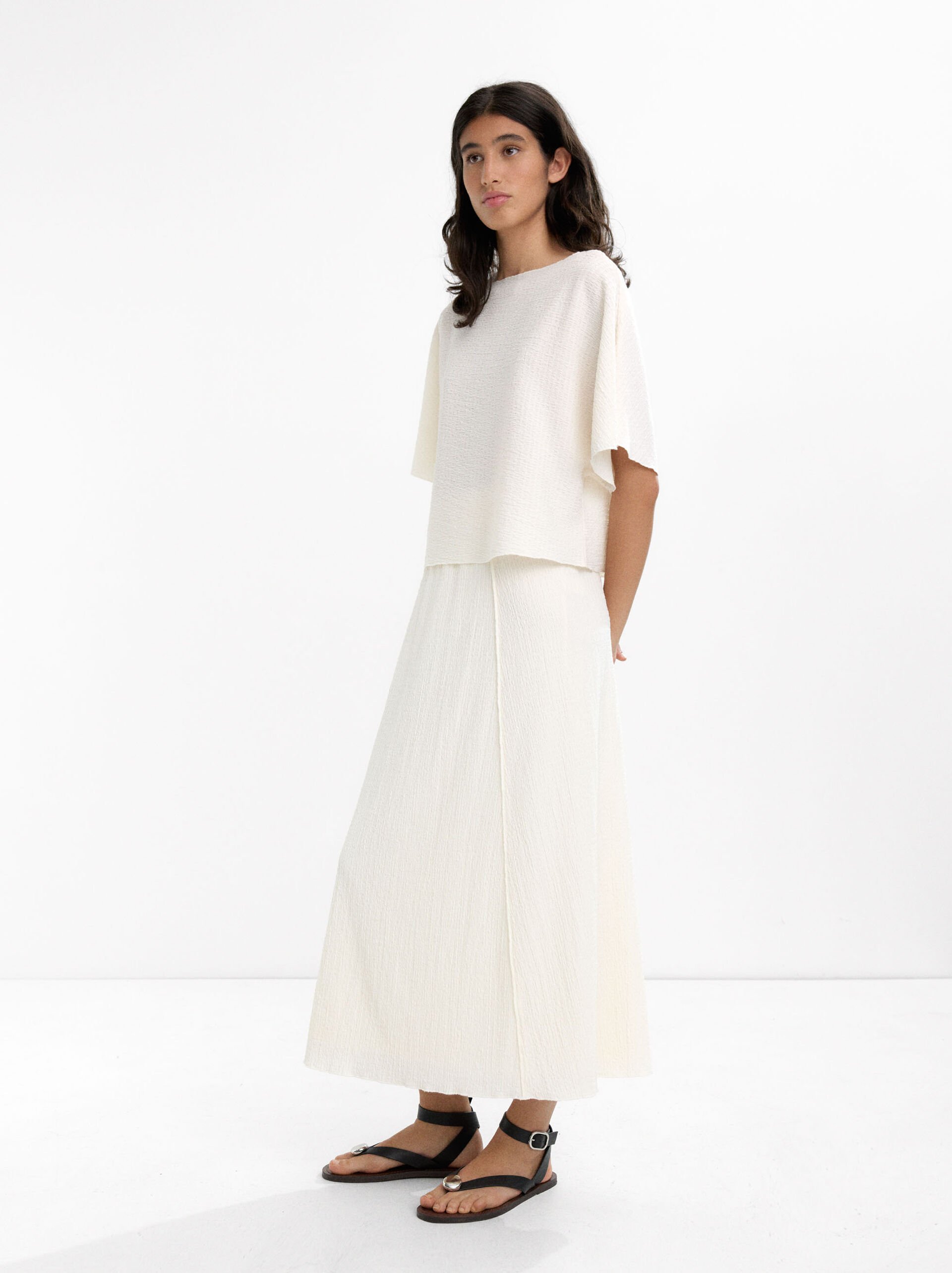 Textured long skirt image number 3.0
