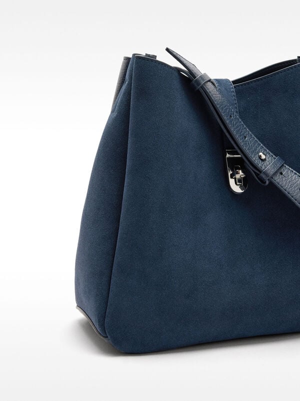 Shoulder bag with leather