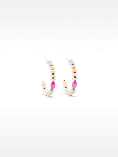 Aros con cuentas multicolores