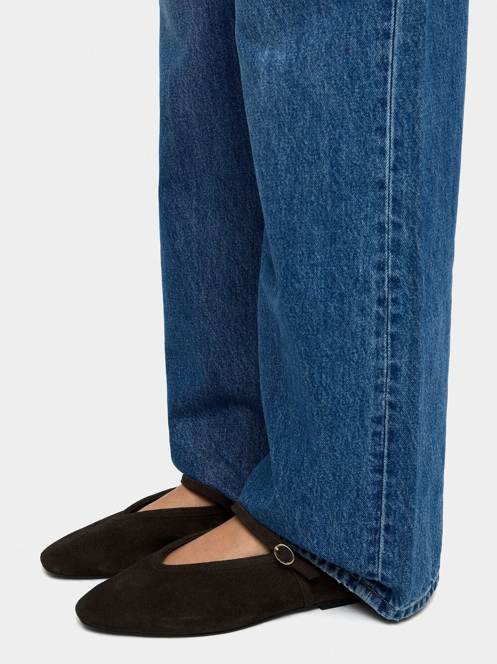 Leather ballet flats with strap and buckle