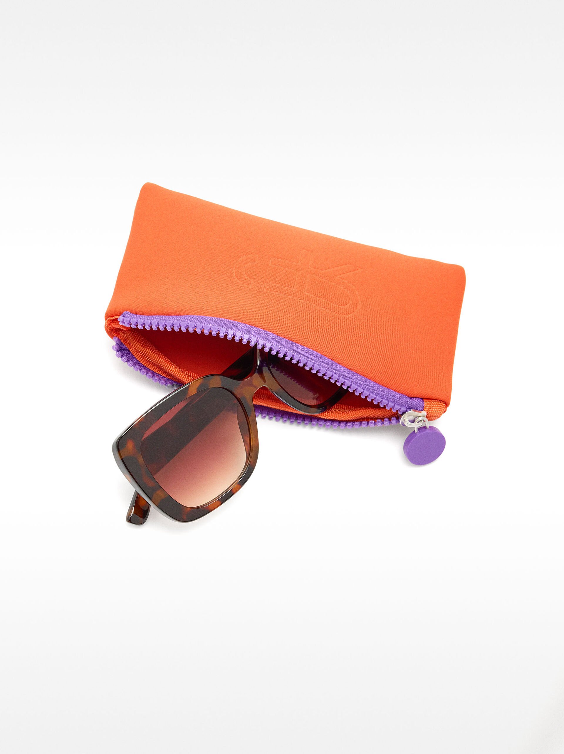 Butterfly sunglasses image number 3.0
