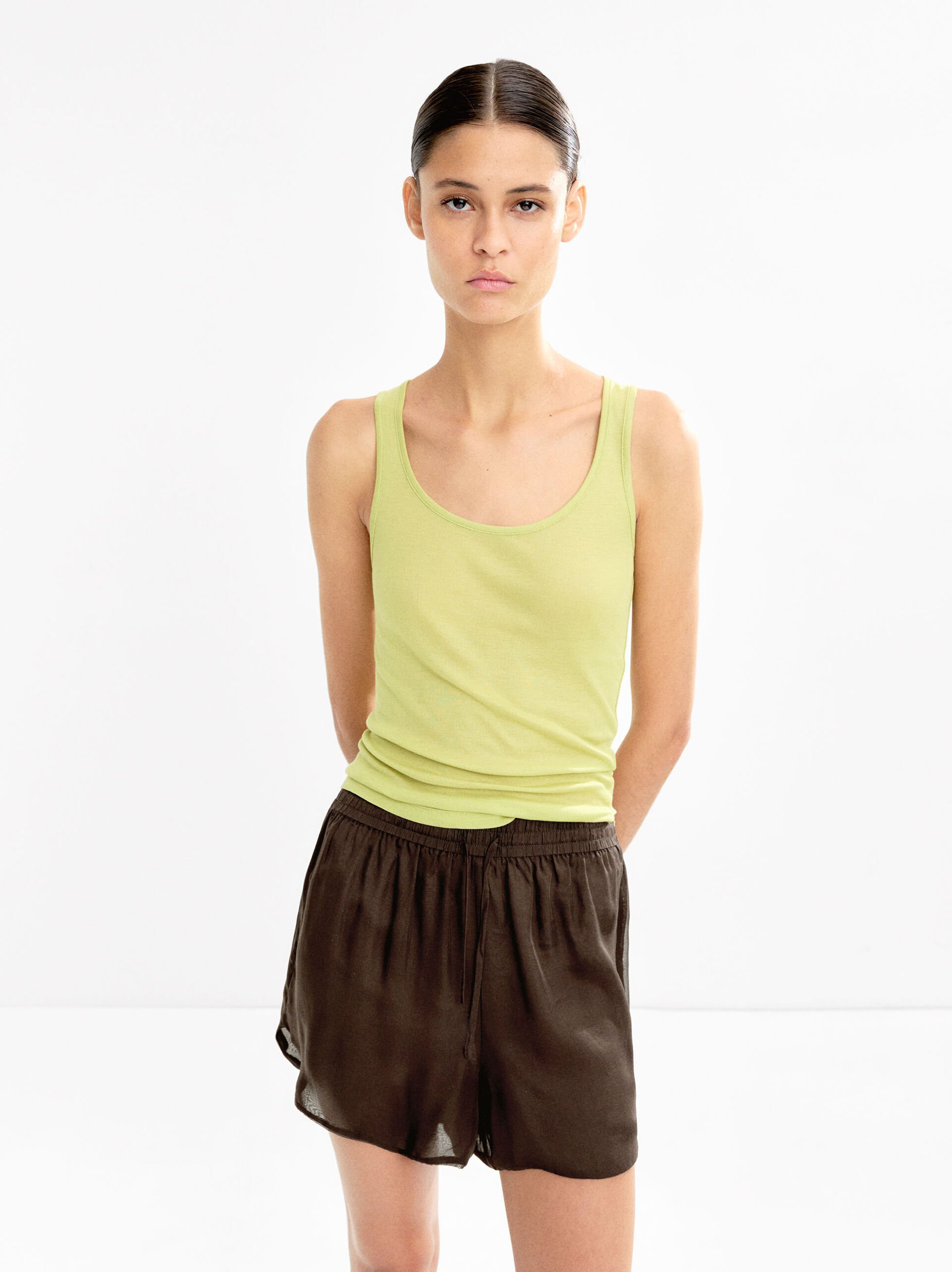 Satinierte Shorts aus 100 % Seide image number 2.0