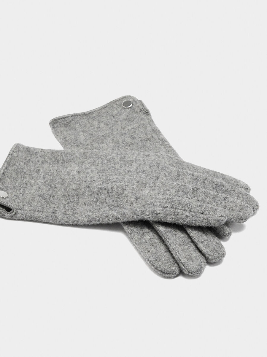 Wool gloves