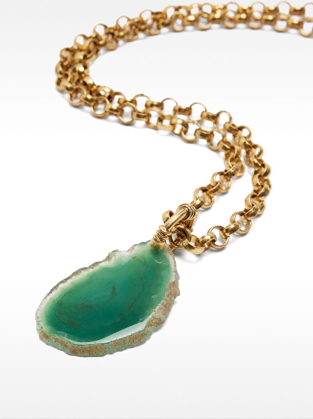 Long necklace of links with stone pendant