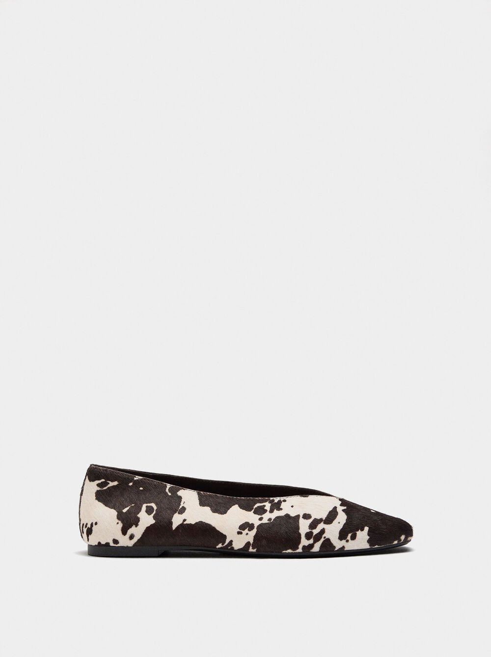 Leather ballet flats printed with animal print