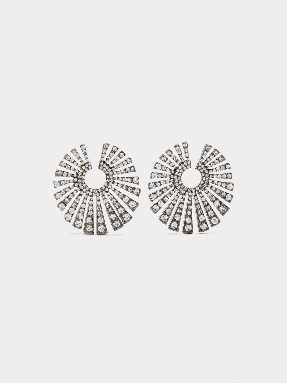 Round earrings with crystals