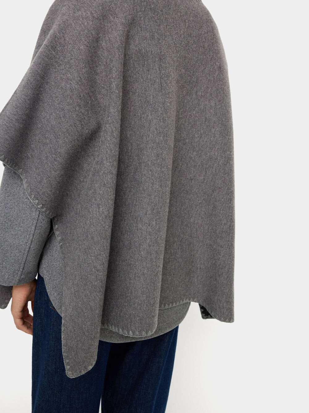 Poncho de malha com fivela