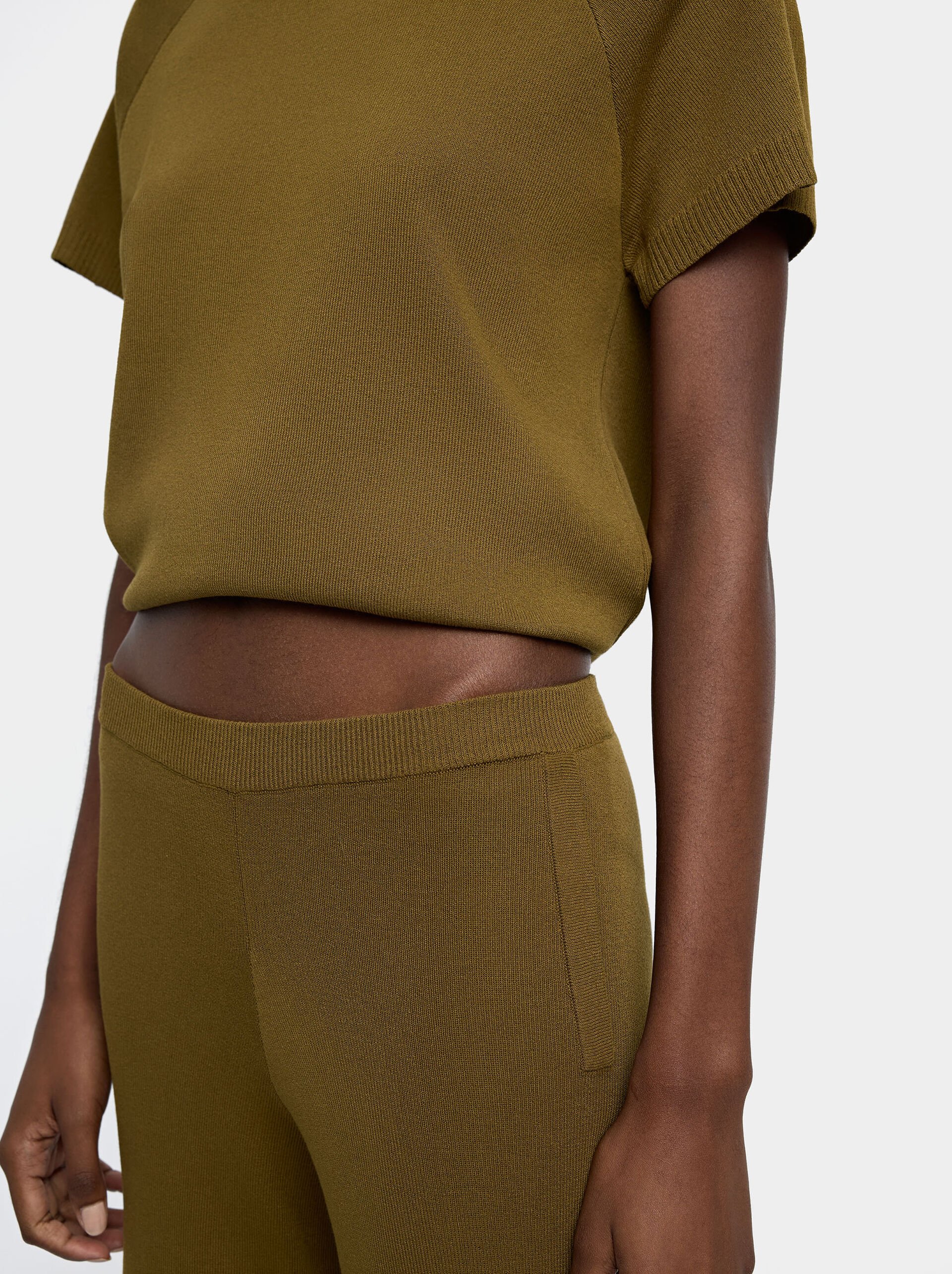 Elastic waist knit trousers image number 4.0