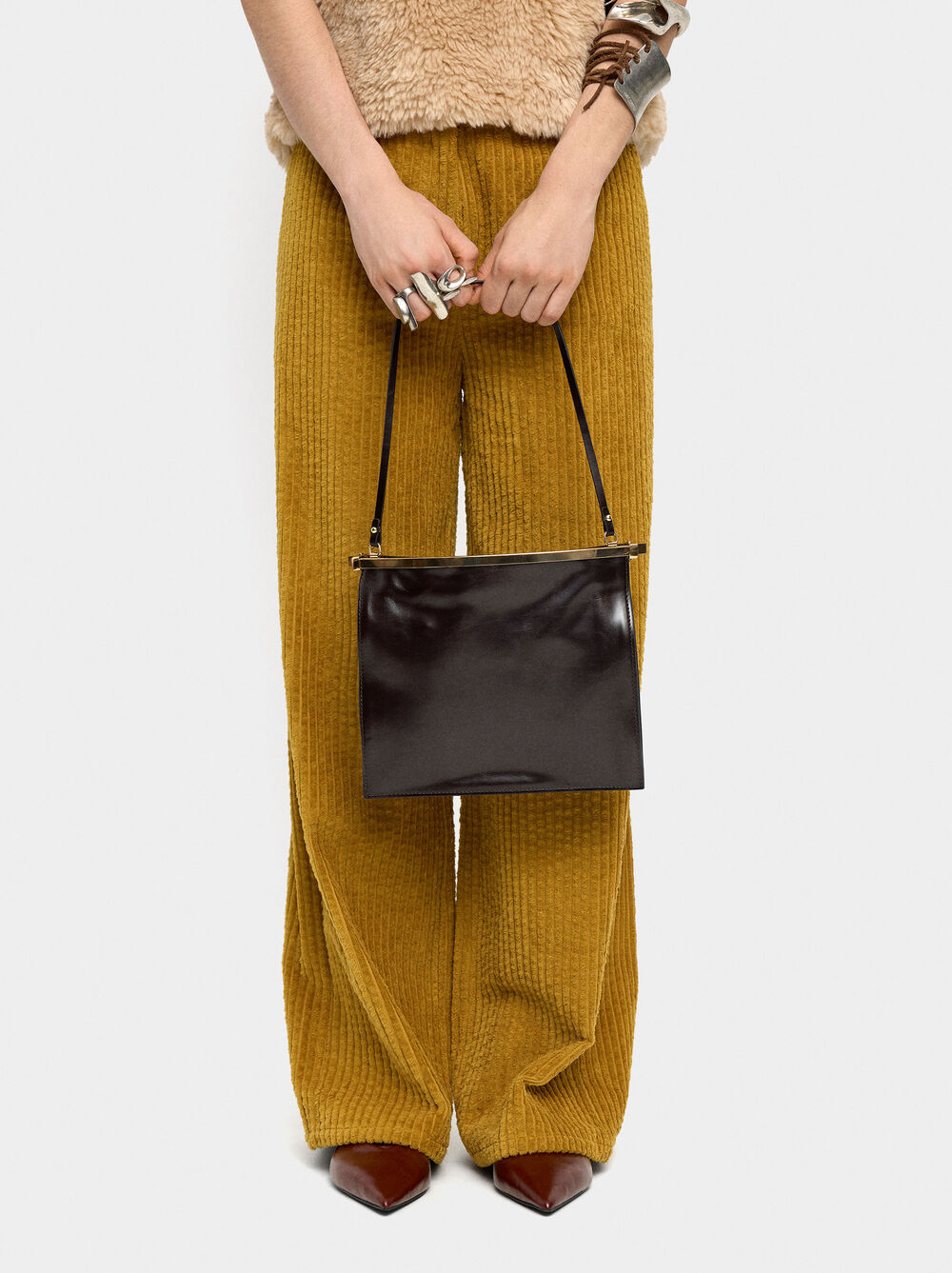 Leather shoulder bag