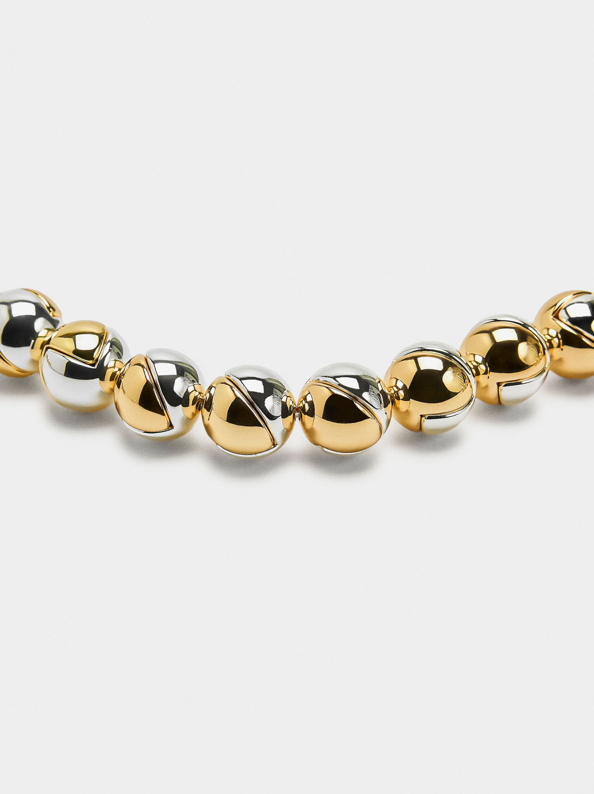 Necklace with bicolor spheres image number 1.0