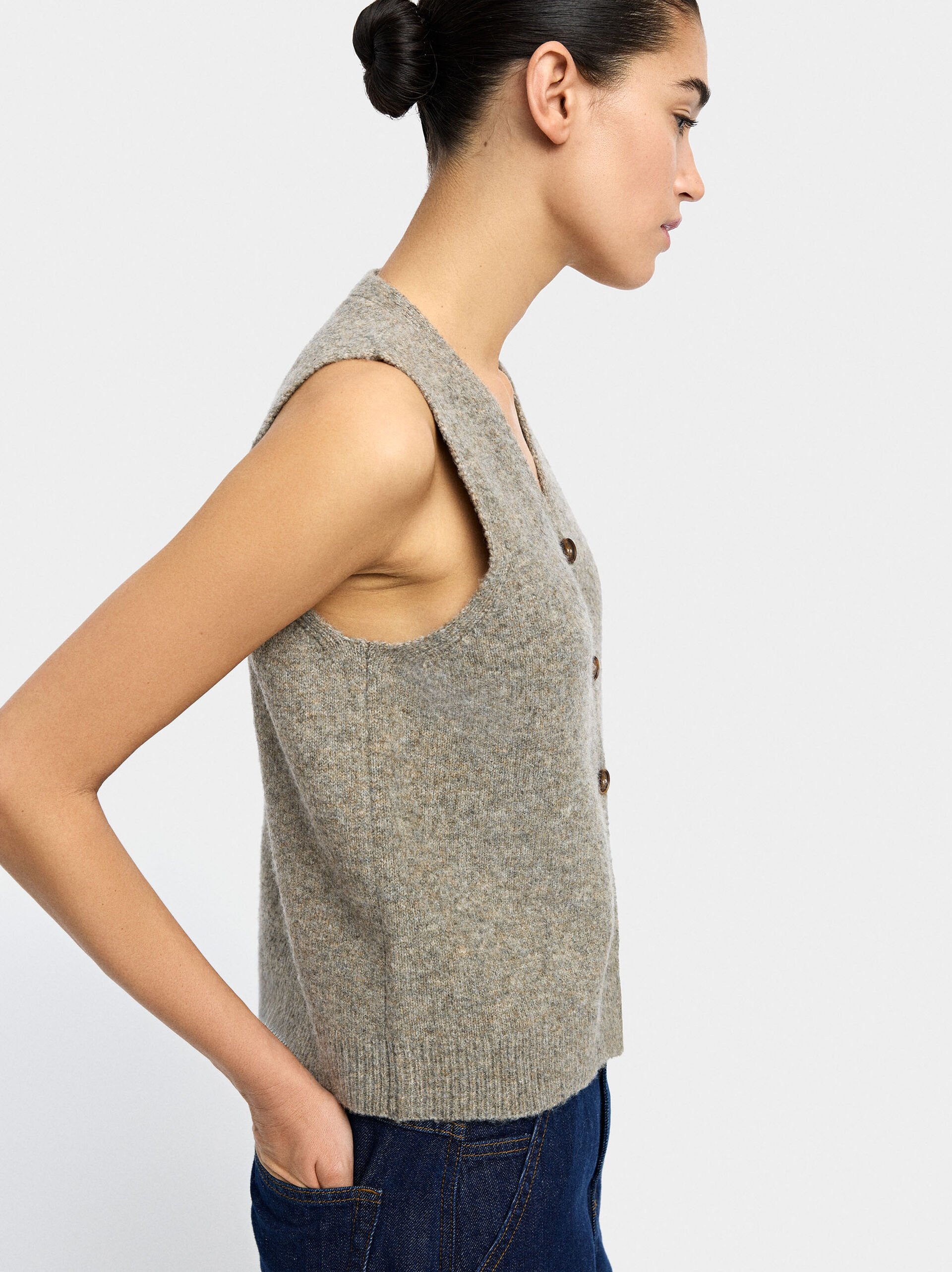 Knit vest image number 2.0