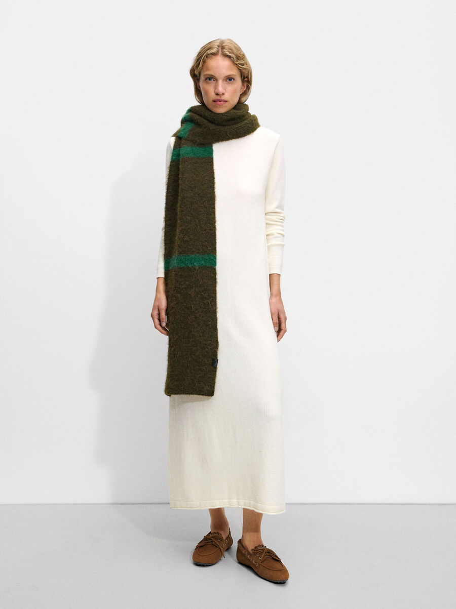 Scarf with striped wool blend