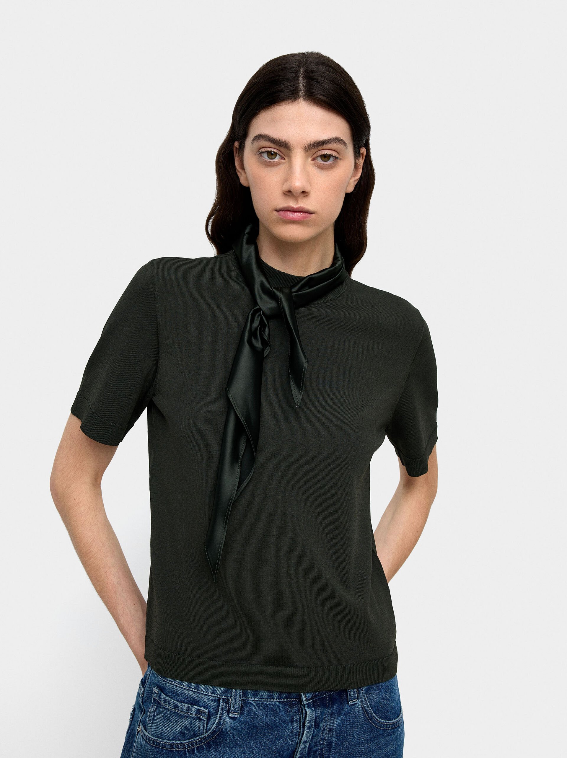 Knitted sweater with scarf image number 2.0