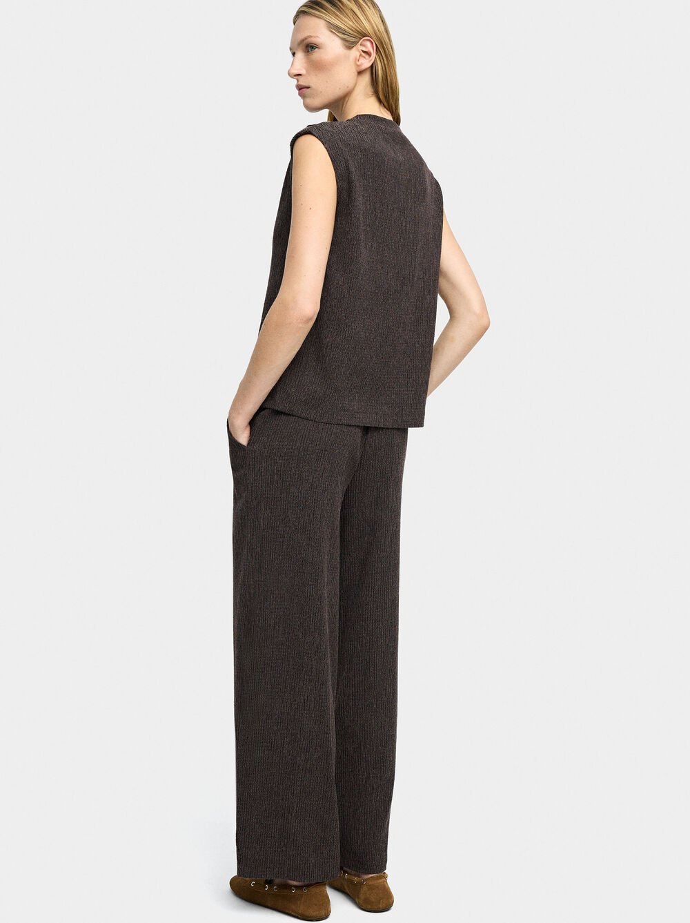 Top con botones y textura