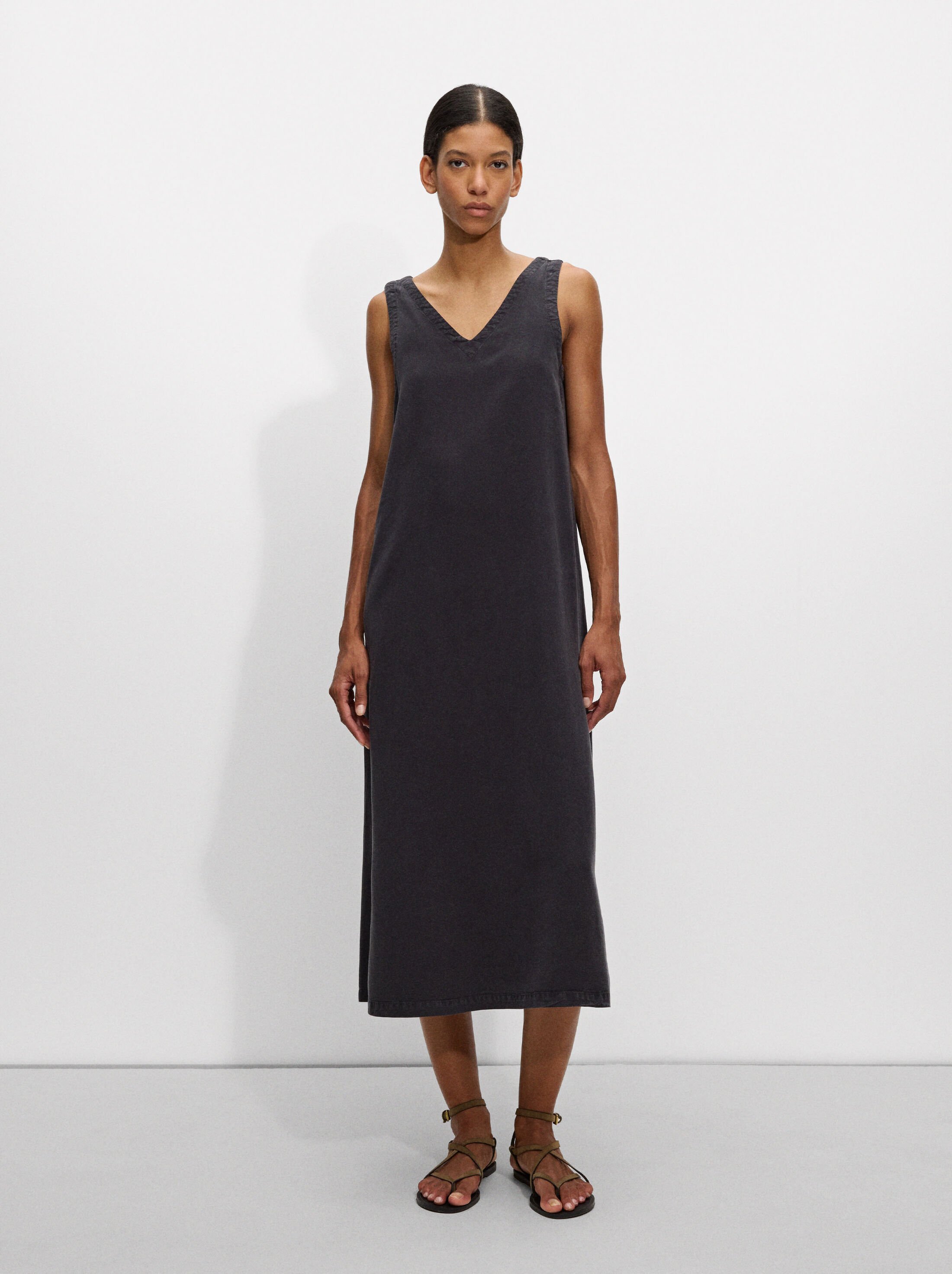 Loose-fitting midi dress image number 0.0