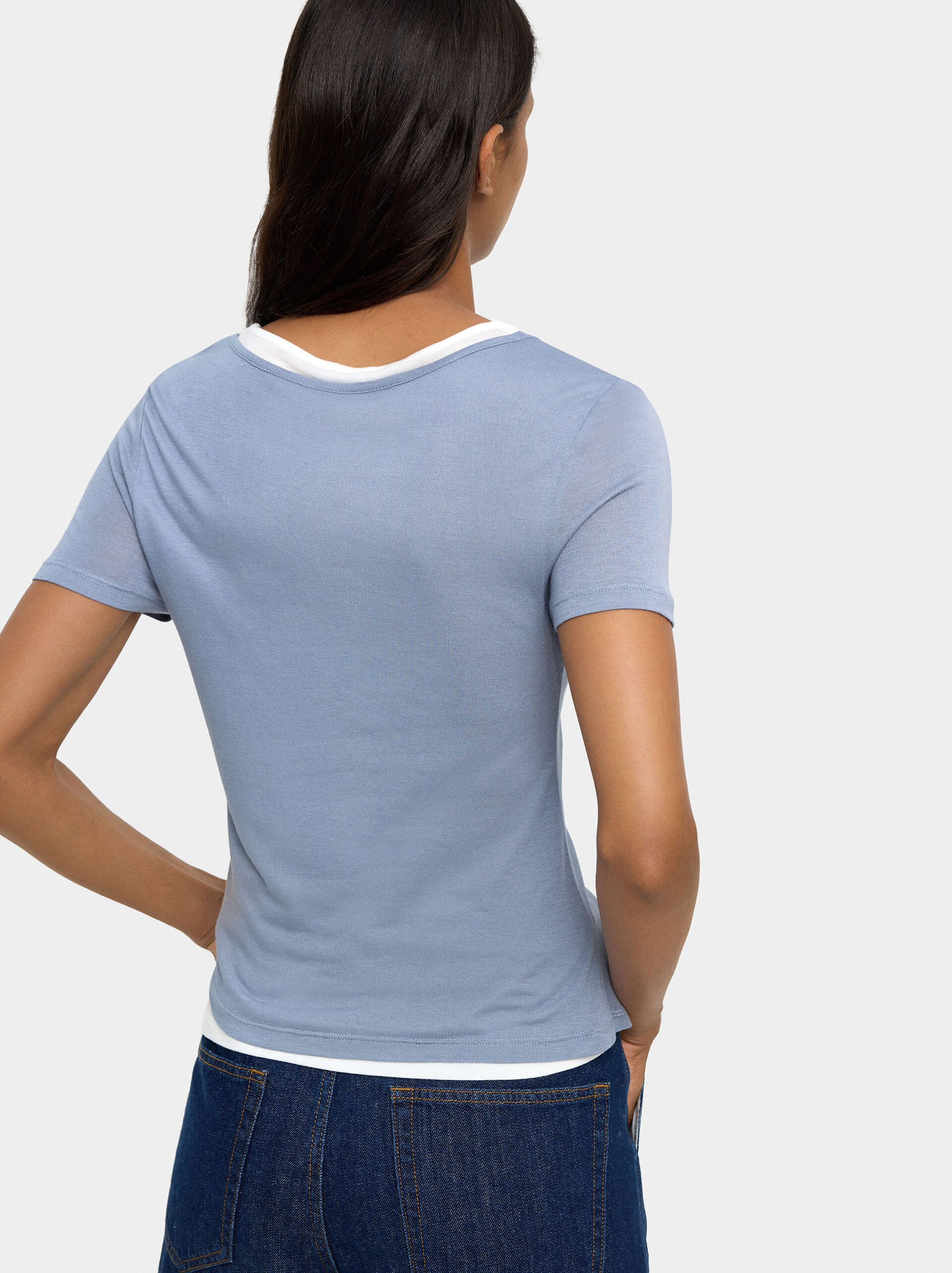 Bicolor T-Shirt image number 2.0