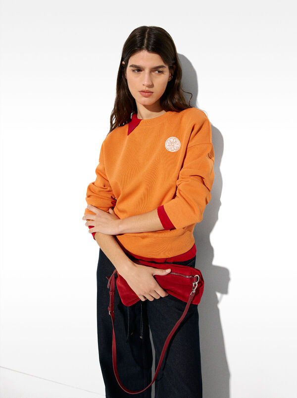 Sweatshirt with cotton