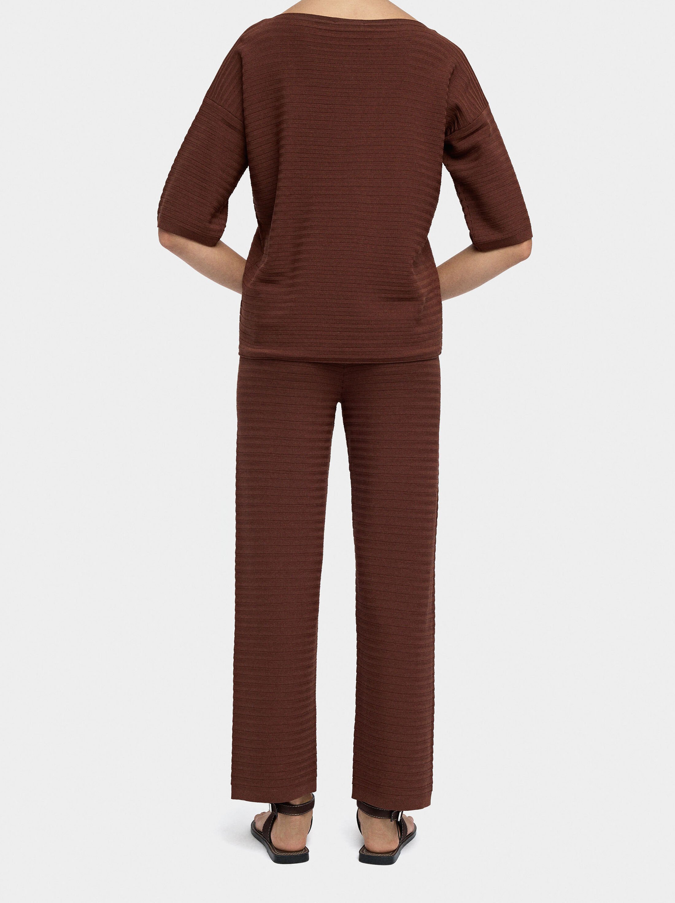 Short-sleeve sweater in ribbed knit image number 3.0