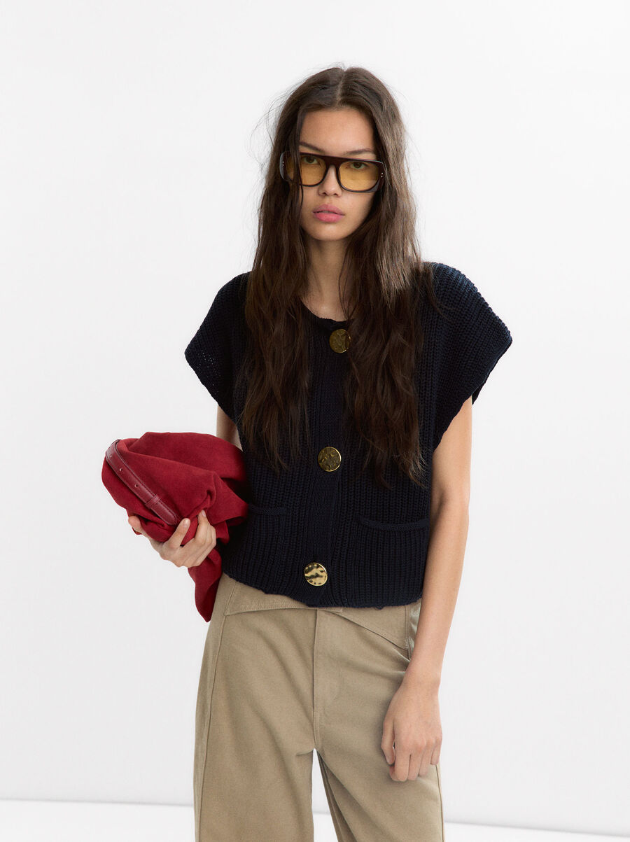 Knit vest with pockets